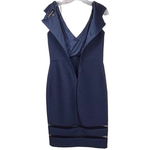 NWT Tadashi Shoji Amata Pintuck Jersey Dress Size Small Knee Length V-Neck Navy - Picture 11 of 14